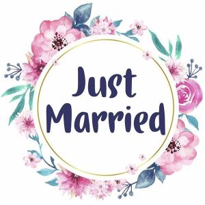 ‘Just Married’ Flower Wreath Wedding Word Board Photo Booth Prop